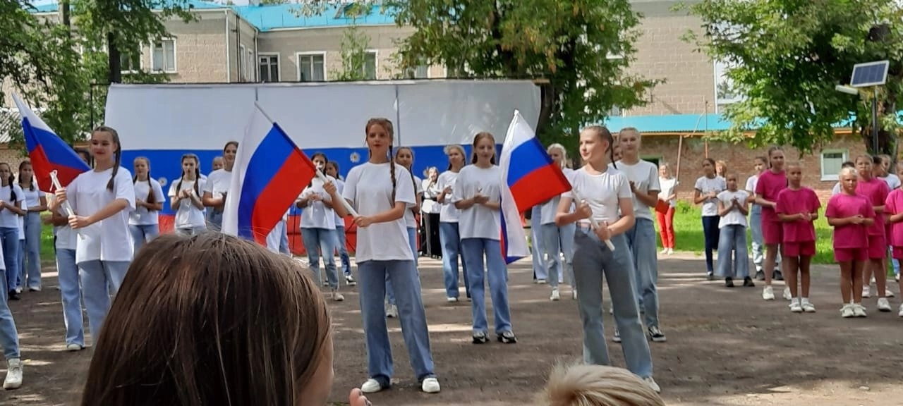 22 августа в городском парке состоялся праздник, посвящённый флагу России.