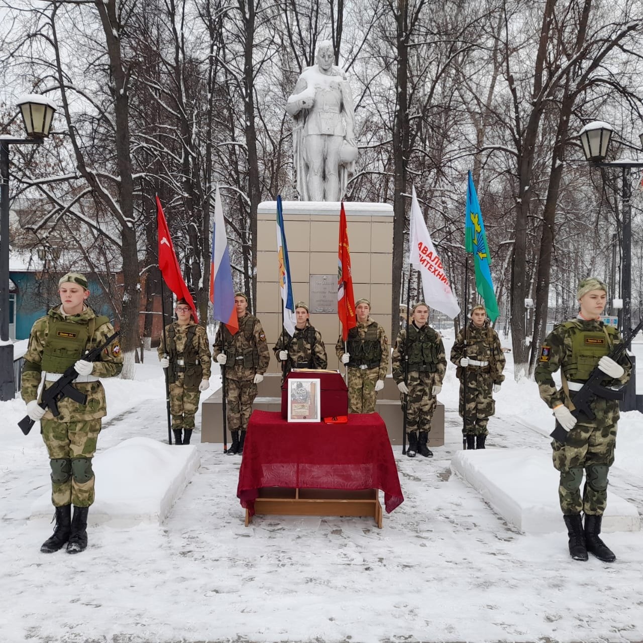 В г. Малмыже ​ прошел траурный митинг и церемония перезахоронения ​ останков ​ участника Великой Отечественной войны, нашего земляка, погибшего в боях подо​ Ржевом – сержанта Пермякова Степана Ивановича.