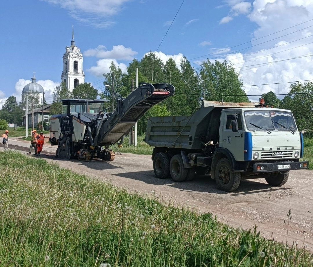 В Малмыжском районе ведутся работы в рамках регионального проекта &quot;Дорожный миллиард&quot;.