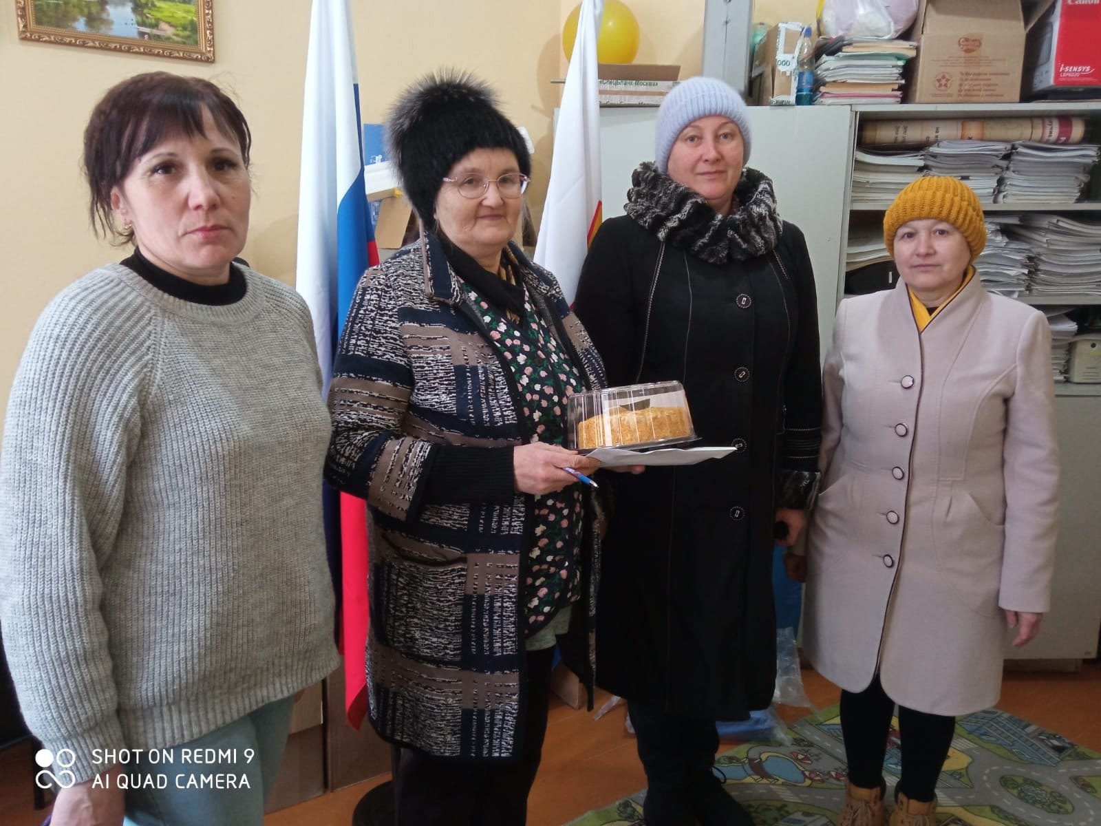 В преддверии главного весеннего праздника, Международного женского дня, главы и представители сельских администраций поздравляют мам и жён военнослужащих, которые сейчас находятся в зоне СВО.