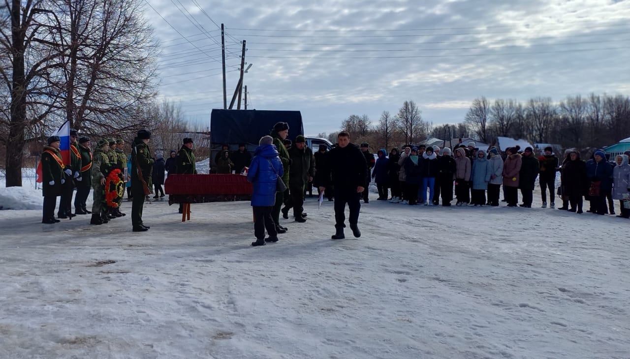 15 марта в селе Рожки проводили в последний путь Алексеева Александра Ивановича, погибшего в зоне СВО..