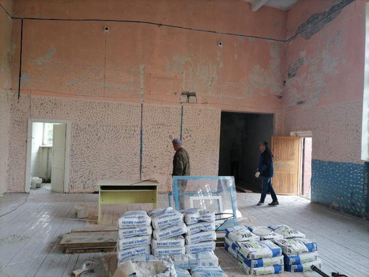 В школе с. Ст. Тушка Малмыжского района отремонтируют спортивный зал. В школе с. Ст. Тушка Малмыжского района отремонтируют спортивный зал.
