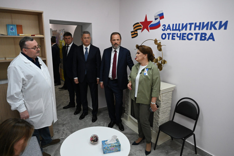 Игорь Комаров высоко оценил возможности республиканского филиала госфонда «Защитники Отечества». Игорь Комаров высоко оценил возможности республиканского филиала госфонда «Защитники Отечества».