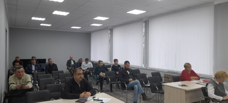 19 ноября глава Малмыжского района Симонов Э.Л. провел очередное рабочее совещание с главами городского и сельских поселений, в котором приняли участие заместители главы района, председатель ТИК, СМИ. 19 ноября глава Малмыжского района Симонов Э.Л. провел очередное рабочее совещание с главами городского и сельских поселений, в котором приняли участие заместители главы района, председатель ТИК, СМИ.