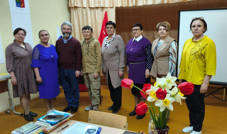 14 мая Каксинвайская сельская библиотека им. В.К. Семибратова приняла участие в встрече с нашим талантливым земляком Владимиром Константиновичем Семибратовым, которое состоялось на базе МКУ СОШ с. Константиновка. 14 мая Каксинвайская сельская библиотека им. В.К. Семибратова приняла участие в встрече с нашим талантливым земляком Владимиром Константиновичем Семибратовым, которое состоялось на базе МКУ СОШ с. Константиновка.