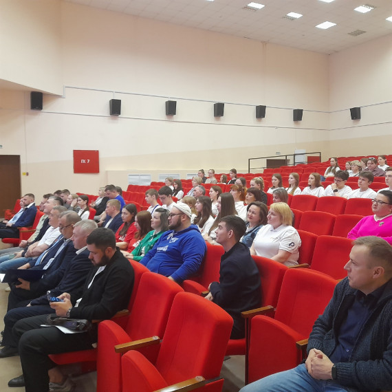 В Малмыже на базе Малмыжского районного центра культуры и досуга прошел кустовой семинар Молодёжного парламента при Законодательном Собрании Кировской области. В Малмыже на базе Малмыжского районного центра культуры и досуга прошел кустовой семинар Молодёжного парламента при Законодательном Собрании Кировской области.