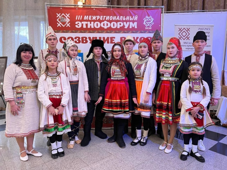 2 декабря малмыжане представляли Кировскую область на межрегиональном этнофоруме "Созвучие веков.". 2 декабря малмыжане представляли Кировскую область на межрегиональном этнофоруме "Созвучие веков.".