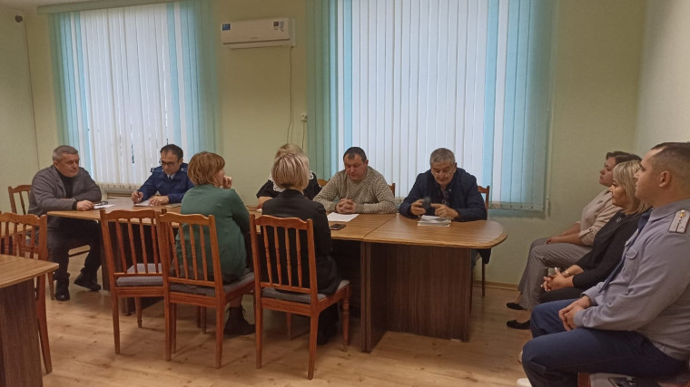 Состоялось заседание антинаркотической комиссии под руководством главы Малмыжского района Симонова Э.Л. Состоялось заседание антинаркотической комиссии под руководством главы Малмыжского района Симонова Э.Л.