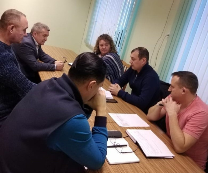 Дорожные и аварийные службы переведены в режим повышенной готовности. Дорожные и аварийные службы переведены в режим повышенной готовности.