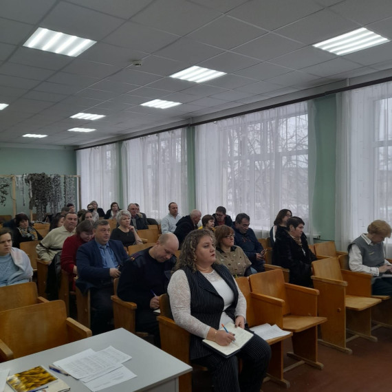 Первое в текущем году рабочее совещание с участием глав и специалистов поселений состоялось сегодня в актовом зале администрации Малмыжского района. Первое в текущем году рабочее совещание с участием глав и специалистов поселений состоялось сегодня в актовом зале администрации Малмыжского района.