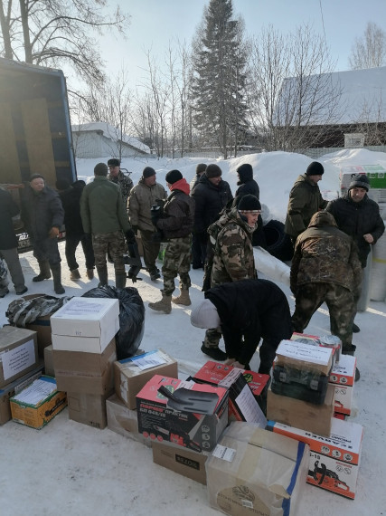 Очередной гуманитарный конвой отправился из Малмыжского района в зону СВО. Очередной гуманитарный конвой отправился из Малмыжского района в зону СВО.