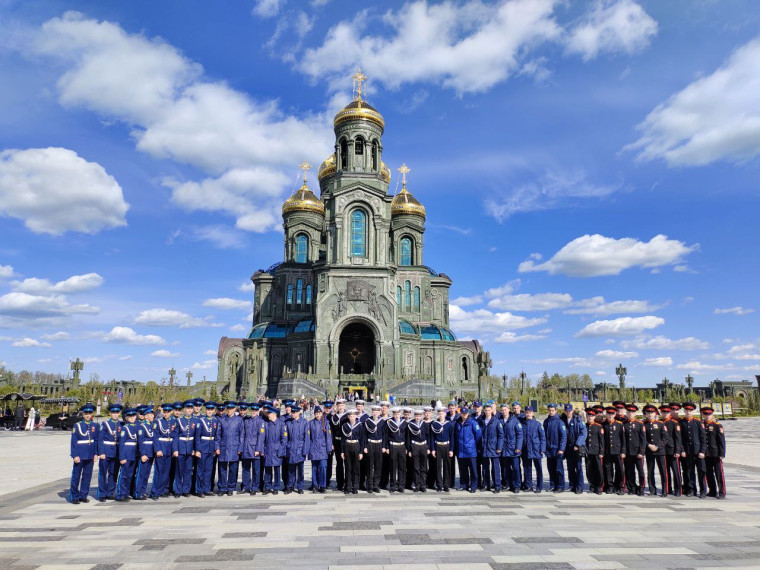Лучшие воспитанники кадетских корпусов ПФО посетили генеральную репетицию Парада Победы в Москве. Лучшие воспитанники кадетских корпусов ПФО посетили генеральную репетицию Парада Победы в Москве.